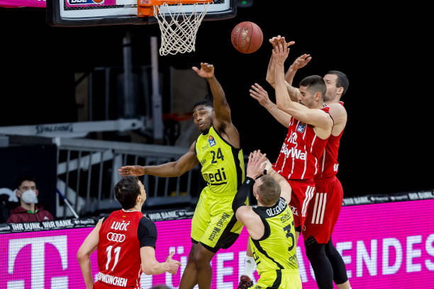 篮展开了激 篮展开了激