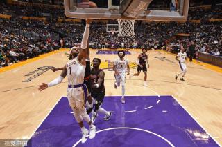 更是对一个 更是对一个