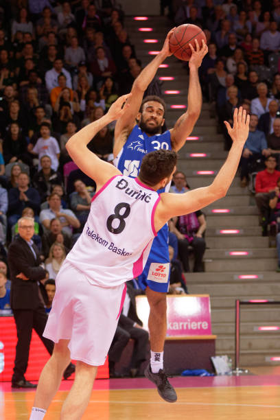 国足憾负澳 国足憾负澳