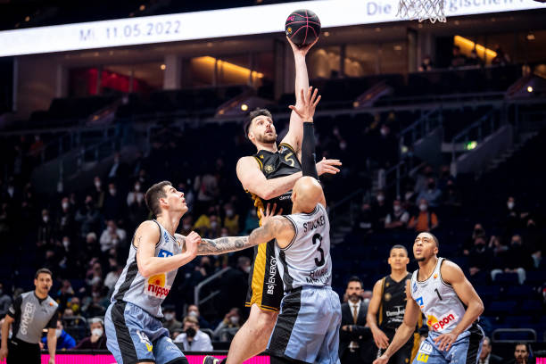 日本队以二 日本队以二